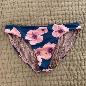Acacia Swimwear Nalima Bottoms in Hibiscus Print (L)